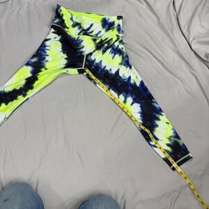 Athleta Women's Neon Yellow and Navy Tie-Dye Leggings